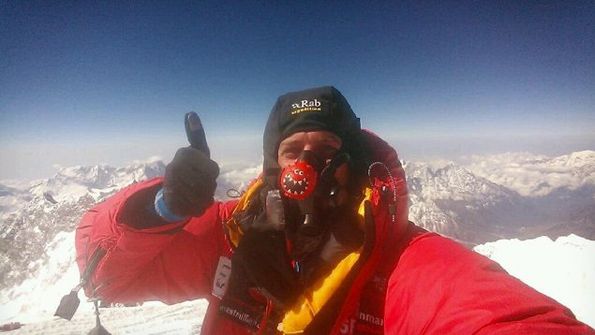 C Android-смартфона совершен видеозвонок c Эвереста