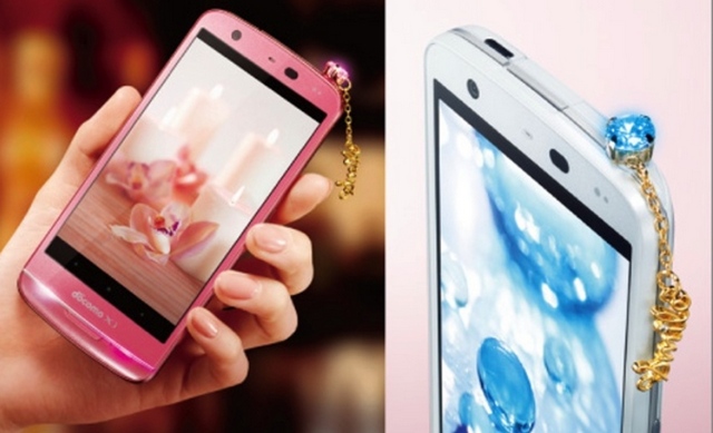 NEC Medias X — Android-смартфон с водяным охлаждением