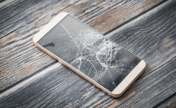 Разбился экран смартфона, что делать?