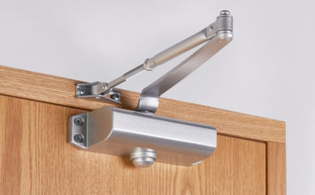 На что обратить внимание, выбирая дверную фурнитуру