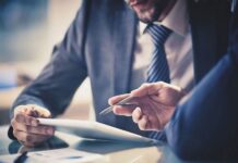 Илья Померанец объяснил, какую роль играет электронная подпись в обмене электронными документами