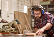 Как стать столяром плотником?