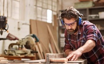 Как стать столяром плотником?