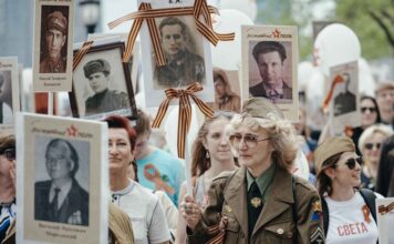Бессмертный полк: память о тех, кто отдал жизни за мир