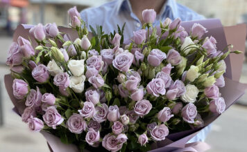 Сиреневые розы: доставка цветов в Киеве