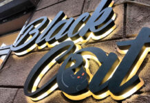 Как создается вывеска с подсветкой?