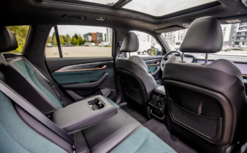 Салон Geely: Современные технологии и комфорт в каждой детали