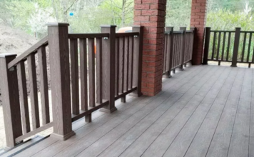 Ограждение из ДПК на участке: зачем, как выбрать и установить правильно